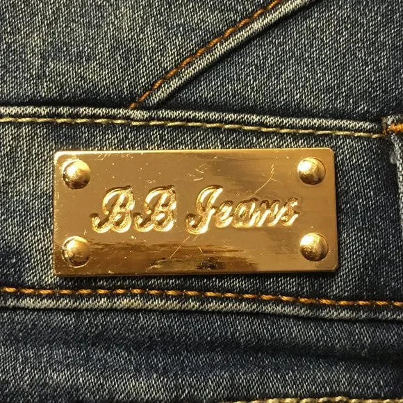 B. B. JEANS Stretch Denim Shorts - Picture 9 of 11